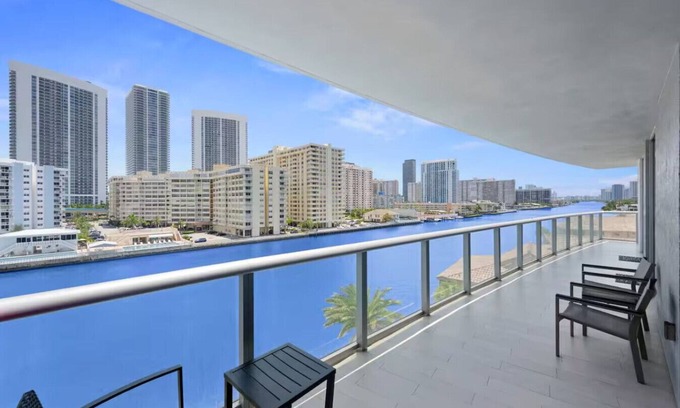 Hallandale Beach Condo | Steps to the Beach | Balcony, Pool, Gym