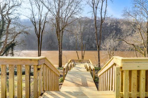 Mountain View House | Steps to White River Mountain View Home with Deck!