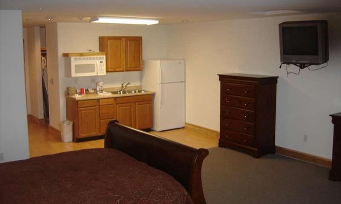 Gold Bar Hotel | Stevens Pass Motel