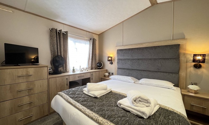 St. Andrews Cottage | Stewart Resort Lodge 3 is a beautiful lodge at a short drive to St Andrews
