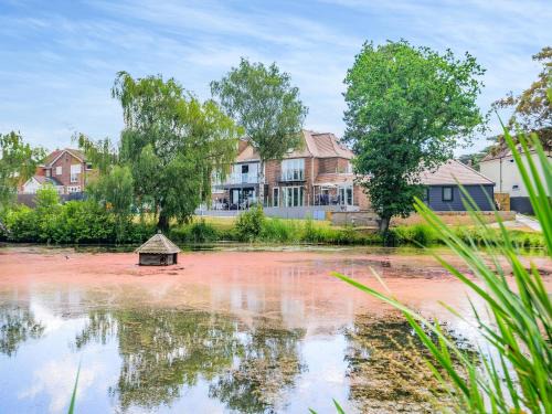 Hill Head House | Still Waters