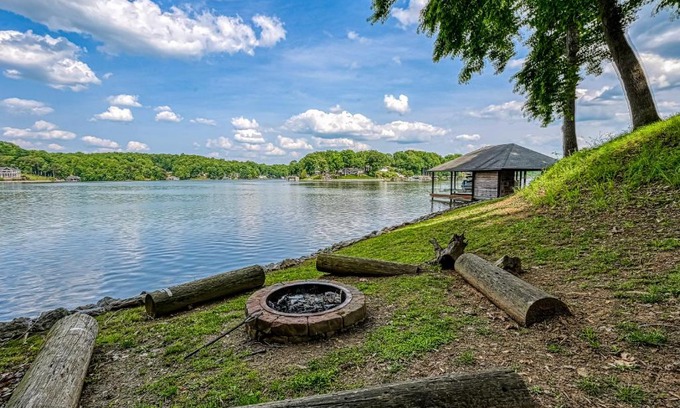Goodview House | Still Waters