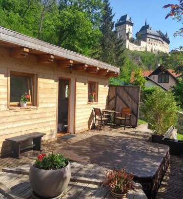 Karlstejn Apartment | Stodola-soukromý apartmán pro dva s venkovní vířivkou