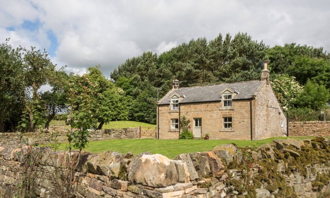 Hallington Cottage | Stone Built Cottage with Large Enclosed Garden & Private Lake Area
