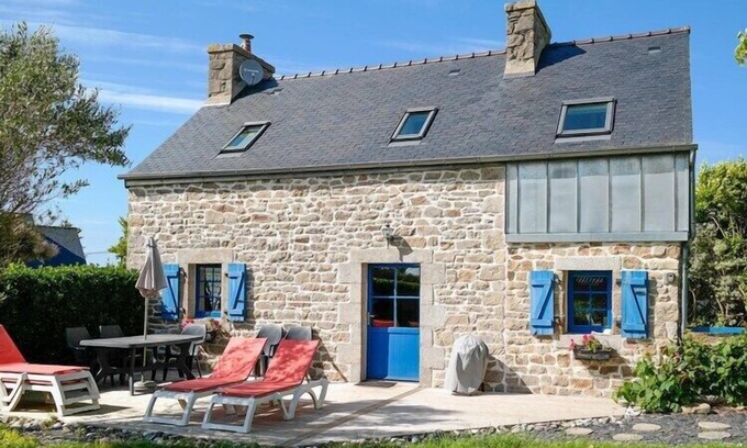 Plougoulm House | Stone House in Brittany near Roscoff & Beaches