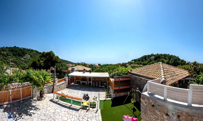 Kalamitsi House | Stoned Traditional House just 3km from amazing beaches