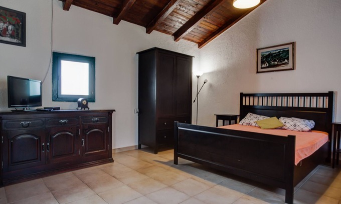 Rozino Apartment | Stonehenge Studio for 3 People