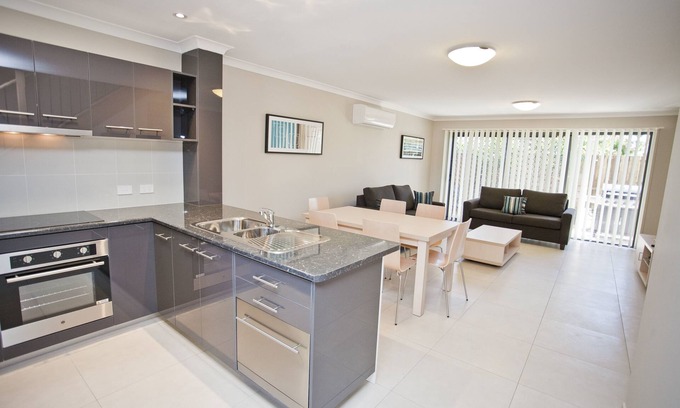 Chinchilla Hotel | Stonewood Villas