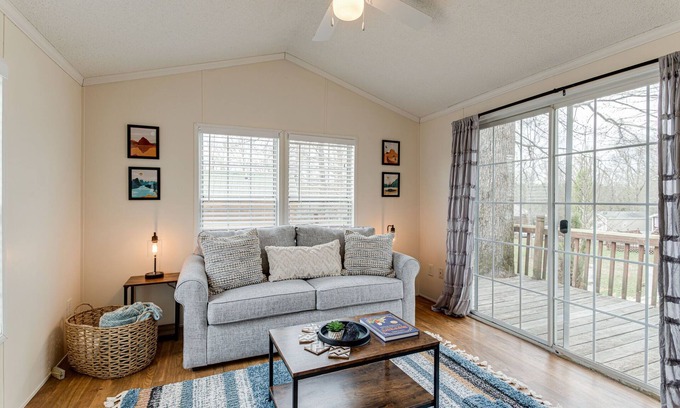 Monteagle Cottage | Story-time Stay at Our Rupert Cottage!