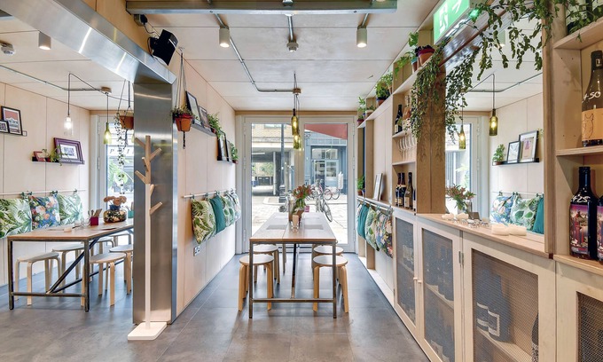 Bishop's Apartment | Stow Away Waterloo