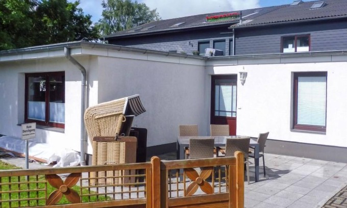 Warwerort Apartment | Strandläufer by Interhome