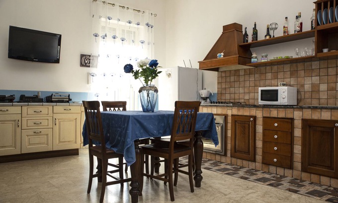 Villaggio Coppola Apartment | Strategic location, a few km from Naples and Caserta, well-equipped apartment.