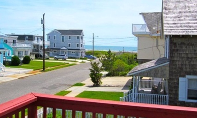 Strathmere House | Strathmere Beach Block Rental.Pet Friendly! Contact owner for details on pets.