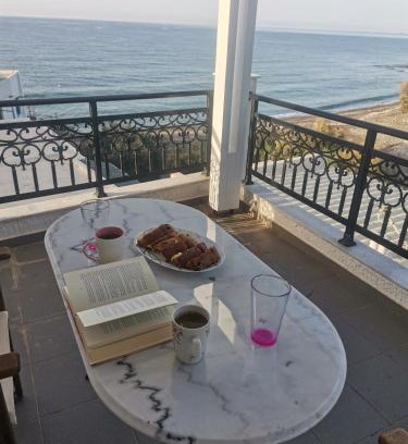 Koutsouras Apartment | Stratos Sunset House