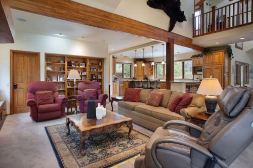 Frisco House | Streamside Lane home