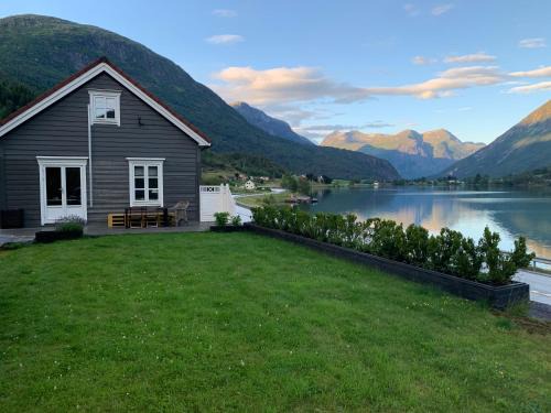 Stryn House | Stryn Golden Resort-«Skulehuset»