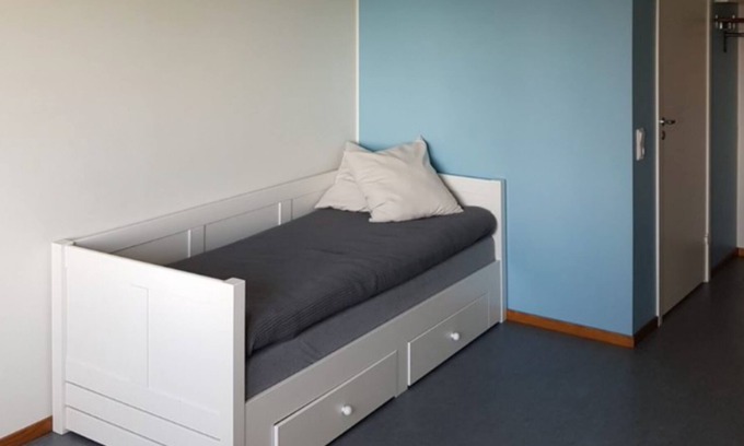 Innerstaden-Ostermalm Apartment | Student Only: Coveniently-located Apartment in Klintvagen