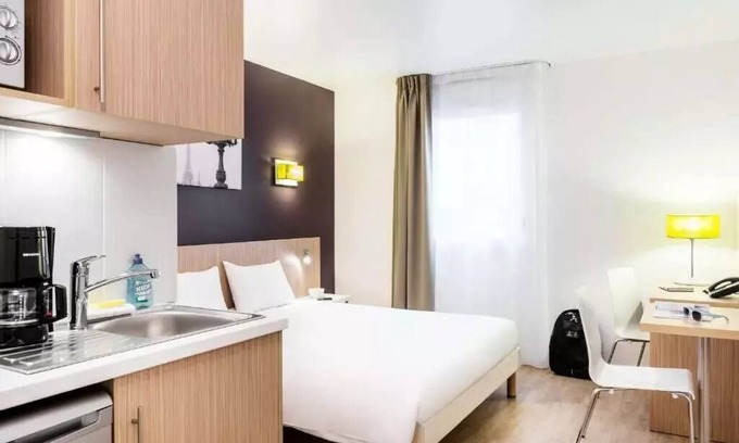 Clichy Apartment | Studio 2 Personen