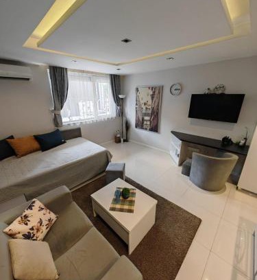 Studentski Grad Apartment | Studio 25, Студентски град зад Joy Station