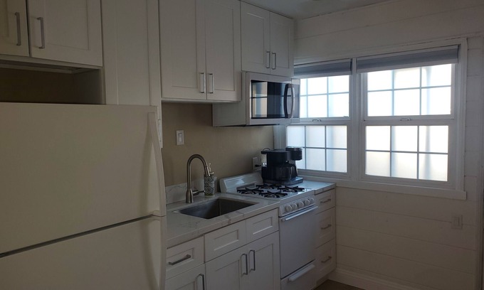 San Diego Apartment | Studio #3 Full-equipped with Boardwalk Patio Access - Oceanfront!