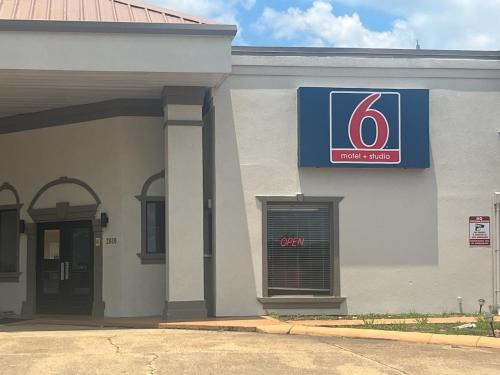 Hammond Hotel | Studio 6 Hammond, LA I12 I55