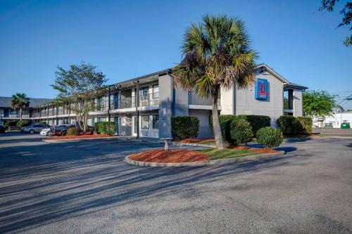 Ocean Springs Hotel | Studio 6-Ocean Springs, MS