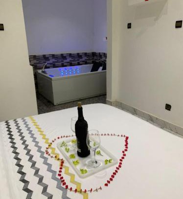 Porto-Novo Apartment | Studio américain avec jaccuzi
