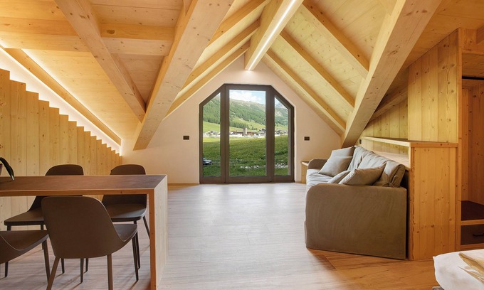 Livigno Apartment | Studio Apartment 'Agriturismo Bosco D'oro 5' with Mountain View, Shared Garden and Wi-Fi