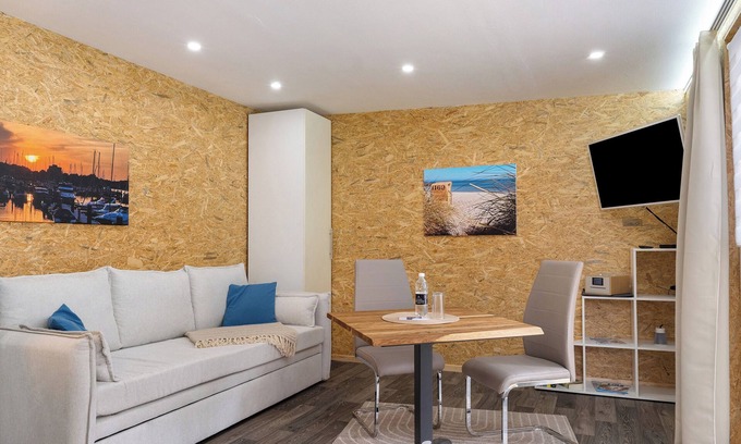 Wellingdorf Apartment | Studio Apartment 'Apartment Am Seefischmarkt' with Wi-Fi