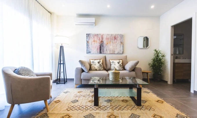 Distrito Sur Apartment | Studio Apartment 'Flores De Cordoba Azahar 1' with Wi-Fi and Air Conditioning