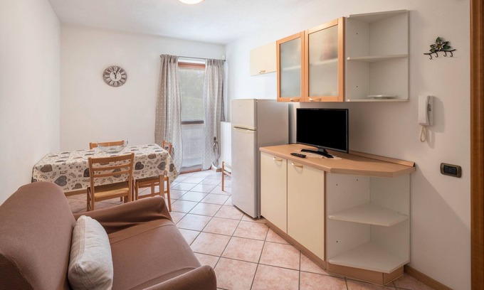 Rocca Pietore Apartment | Studio Apartment 'Appartamento Monolocale 1' with Mountain View, Shared Garden and Wi-Fi
