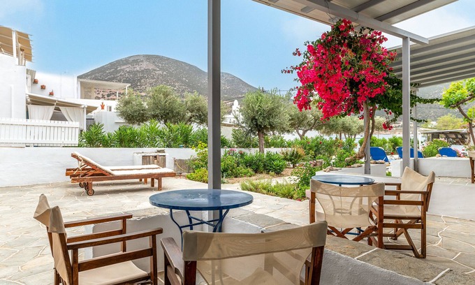 Vathi Apartment | Studio Apartment 'Sifnos 4' with Sea View, Wi-Fi and Air Conditioning