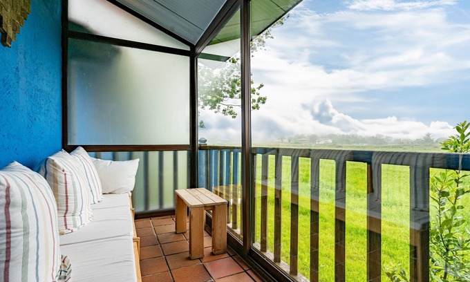 Villaviciosa Apartment | Studio Apartment 'Suite Galería' with Private Terrace, Private Garden and Wi-Fi