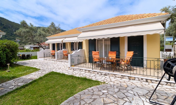 Agios Ioannis Apartment | Studio Apartment "Virginia Studio 2" with Mountain View, Shared Terrace & Wi-Fi