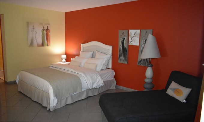 Pointe de la verdure Apartment | Studio-Classic-Ensuite with Bath-Garden view