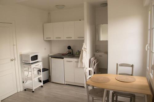 Ambleny Apartment | studio dans centre équestre