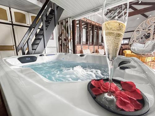 Verfeil Apartment | Studio de charme 70m2, Jacuzzi et Piscine Partagée