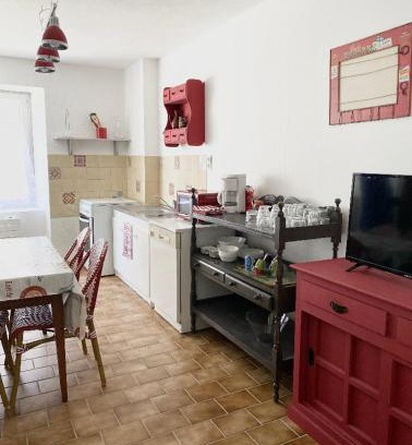 Jullianges Apartment | Studio en rez-de-chaussée tout équipé
