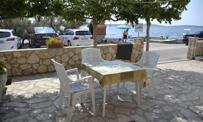 Kustici Apartment | Studio flat near beach Kustići, Pag (AS-6335-a)