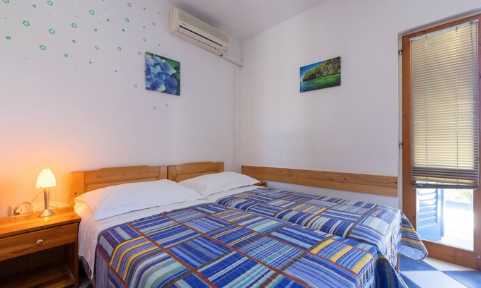 Sucuraj Apartment | Studio flat with balcony Sućuraj, Hvar (AS-6852-b)