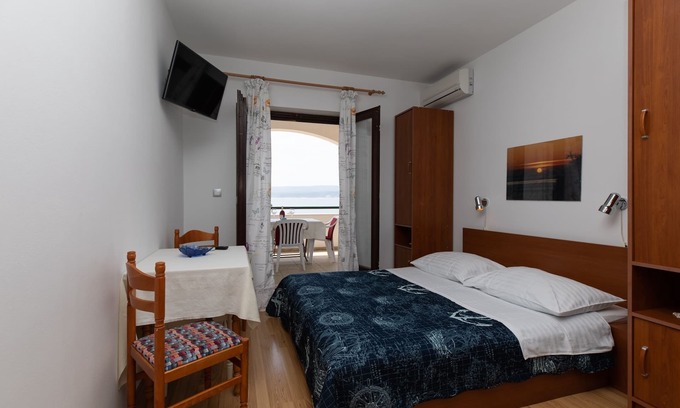 Medici Apartment | Studio flat with terrace and sea view Medići, Omiš (AS-1046-a)