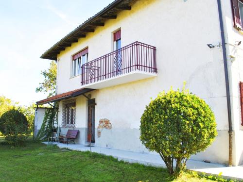 Moncucco Torinese House | Studio in Astigiana Hills with Wine & Views