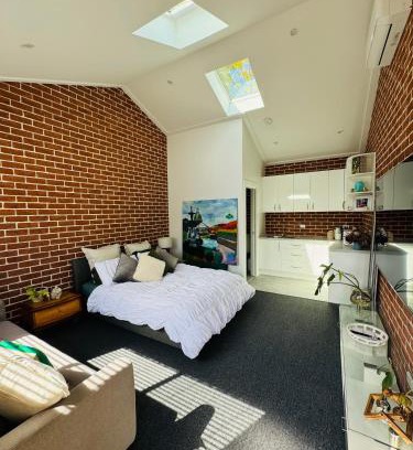 Bathurst House | Studio in CBD Bathurst