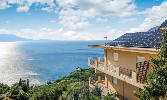 Ravdoucha Apartment | Studio in Ravdoucha with Sea View Balcony