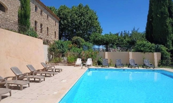 Viens Apartment | Studio in VIENS for 2 people in the countryside with swimming pool
