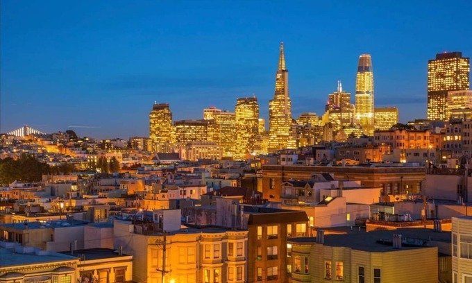 Russian Hill Apartment | Studio inside a world famous building