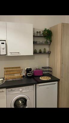 Roussillon-en-Isere Apartment | studio jungle