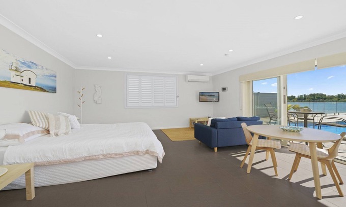Port Macquarie Apartment | Studio Living - 76 Hibbard Drive