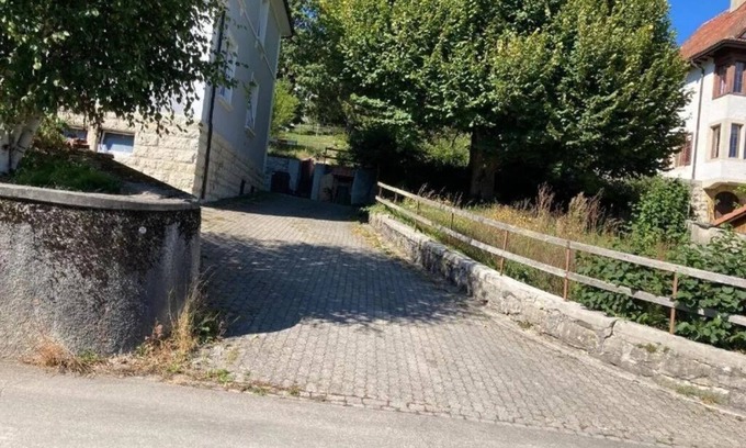 Tramelan Apartment | Studio Lumineux, Calme au Centre du Village, Proches de Piscine, et Commerces