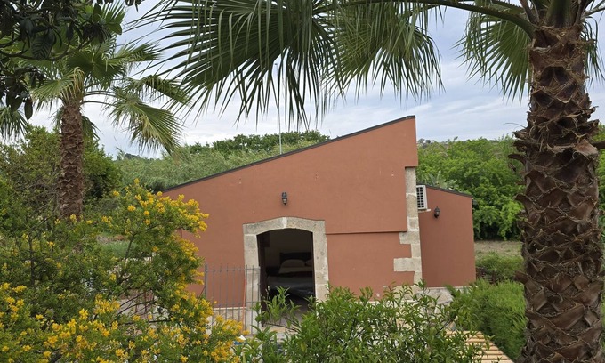 Syracuse Apartment | Studio 'Maria Costanza' with Shared Pool, Wi-Fi and Air Conditioning